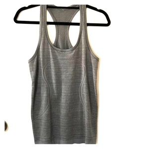 Lululemon tank size 8
